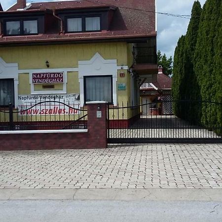 Hotel Napfuerdo Vendeghaz Mezőkövesd Exterior foto